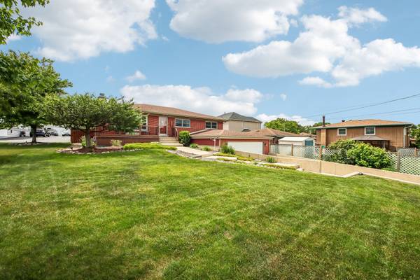 5135 155th ST, Oak Forest, IL 60452