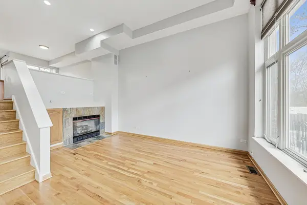 4932 W Lawrence AVE #J, Chicago, IL 60630