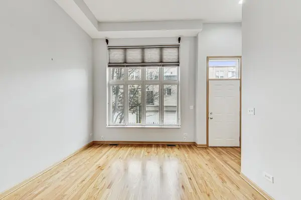 4932 W Lawrence AVE #J, Chicago, IL 60630