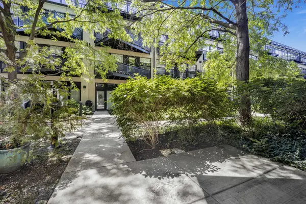 1111 W 14th PL #111, Chicago, IL 60608