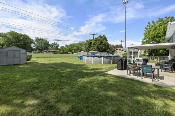 4 Saugatuck RD, Montgomery, IL 60538