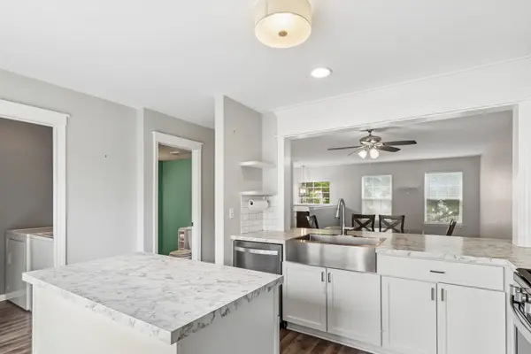 845 Essex CIR, Grayslake, IL 60030