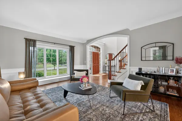 39W696 Henry David Thoreau PL, St. Charles, IL 60175
