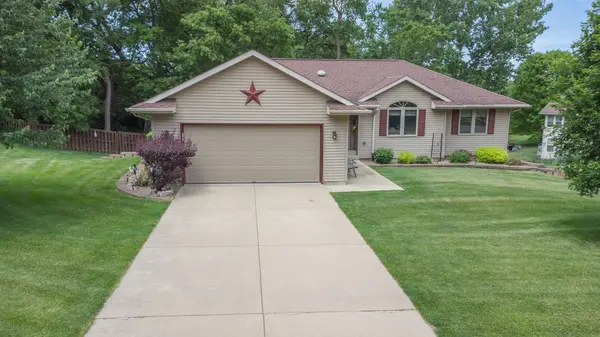 920 Mesa DR, Freeport, IL 61032