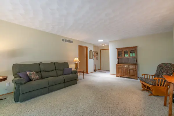 920 Mesa DR, Freeport, IL 61032