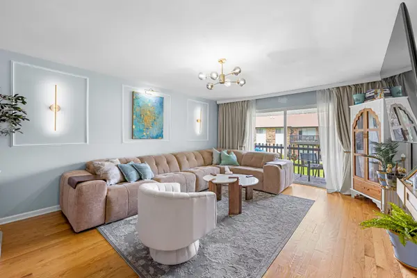 7A Kingery Quarter AVE #201, Willowbrook, IL 60527