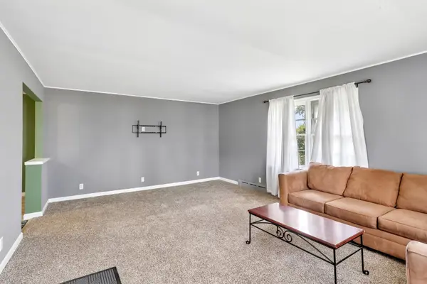 2N075 Mildred AVE, Glen Ellyn, IL 60137