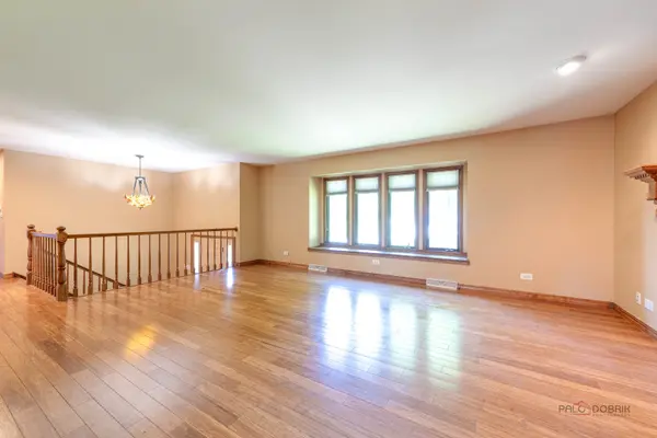 1104 Monroe ST, Wauconda, IL 60084