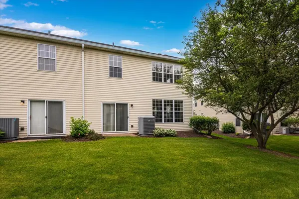 2735 Mcclennan CT, Naperville, IL 60563