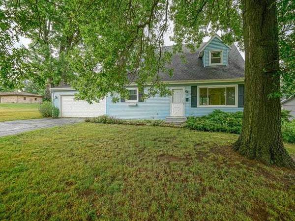 943 N Crest CT, Byron, IL 61010