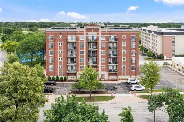 405 S Creekside DR #604, Palatine, IL 60074
