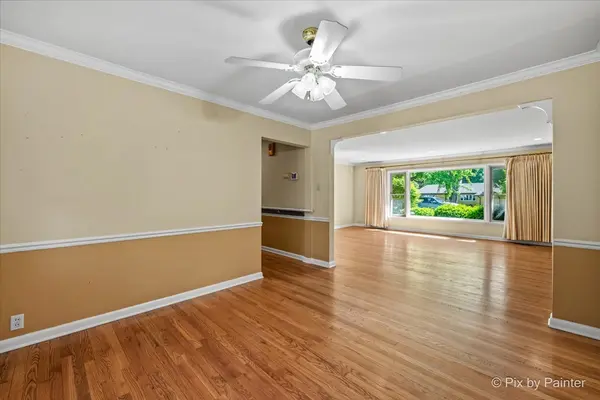 340 Hilkert CT, Crystal Lake, IL 60014