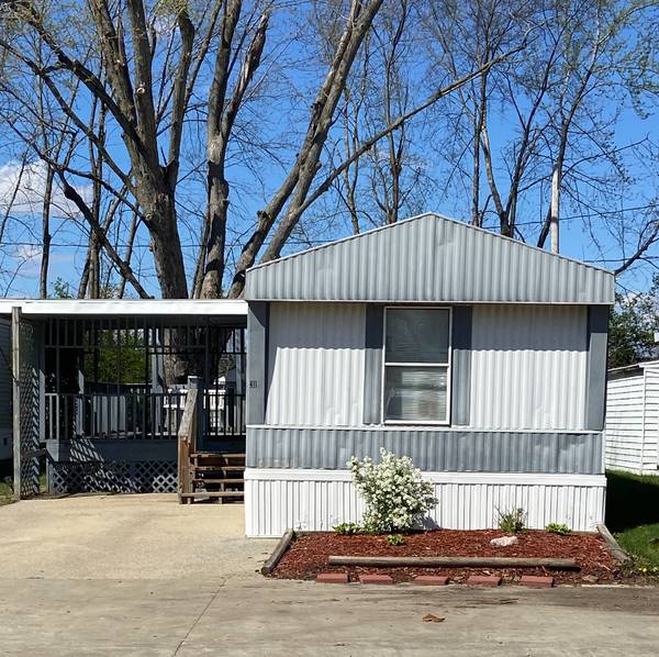 31 Coachman DR, Urbana, IL 61802