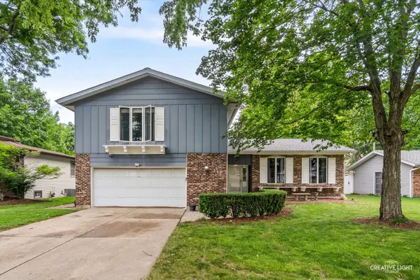 112 Hickory ST, Oswego, IL 60543