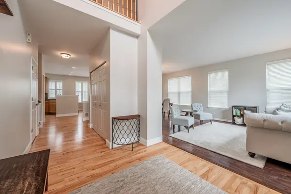 580 Hamilton LN, North Aurora, IL 60542