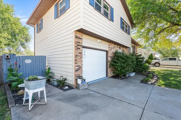 1215 Calvin ST, Davenport, IA 52804