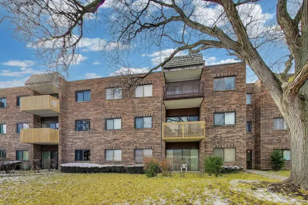 3110 Pheasant Creek DR #104, Northbrook, IL 60062