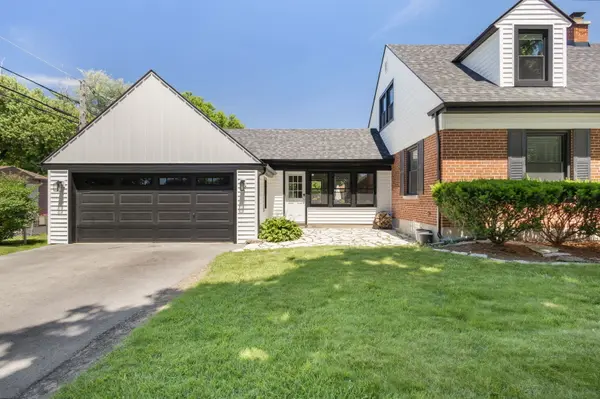 4 W Monroe ST, Villa Park, IL 60181
