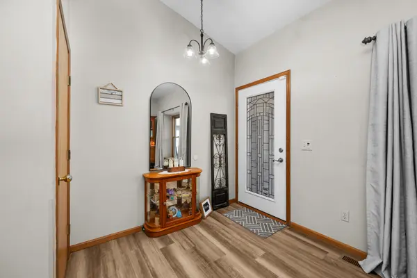 2418 W 60 PL, Davenport, IA 52806