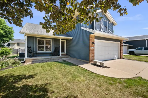 2418 W 60 PL, Davenport, IA 52806