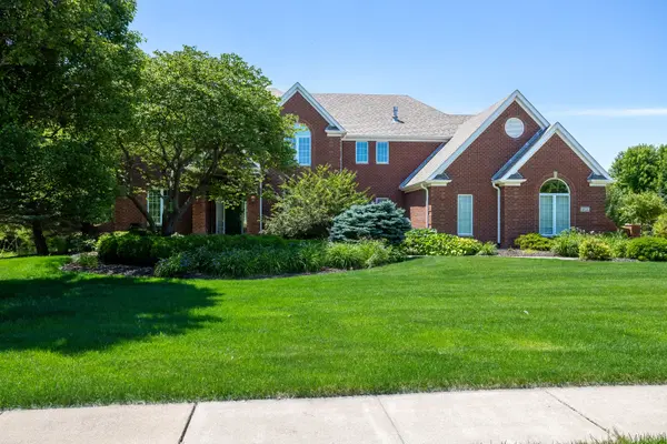 4824 Pigeon Creek TRL, Bettendorf, IA 52722