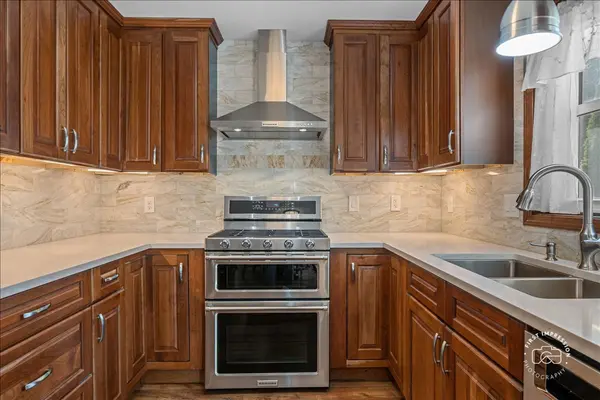 1213 Geneva DR, Geneva, IL 60134