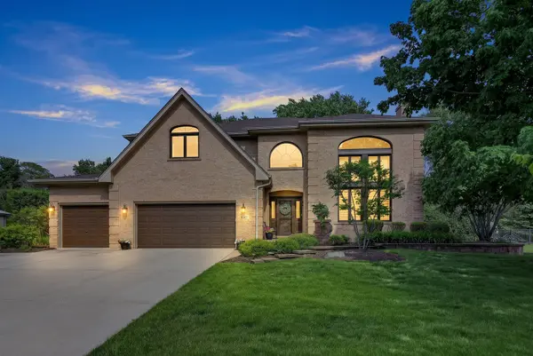 9001 Kilkenny DR, Darien, IL 60561