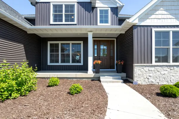 6888 Wilderness Pointe, Bettendorf, IA 52722
