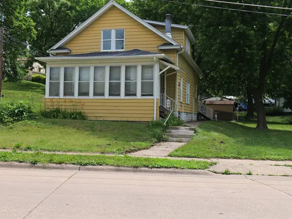 941 Sylvan AVE, Davenport, IA 52803
