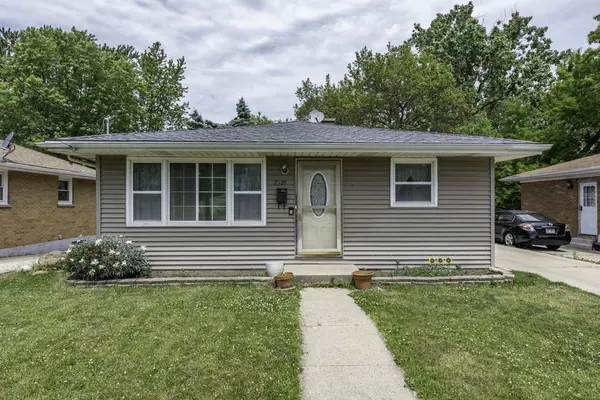 2528 Lucia AVE, Waukegan, IL 60085