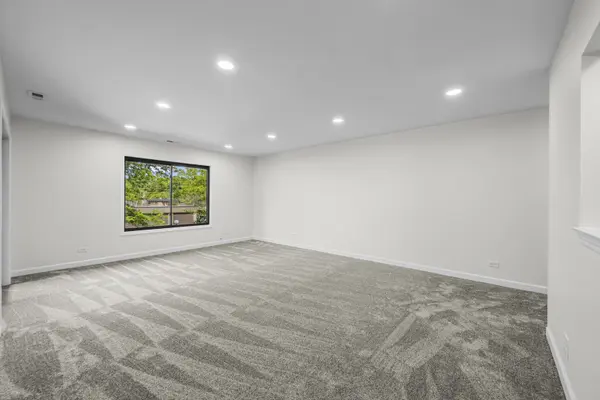1365 N Sterling AVE #211C, Palatine, IL 60067