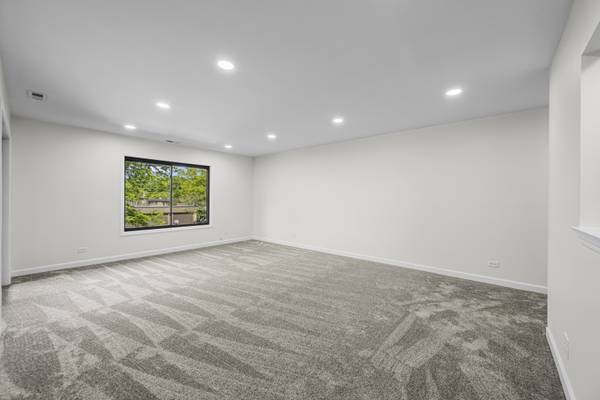 1365 N Sterling AVE #211C, Palatine, IL 60067
