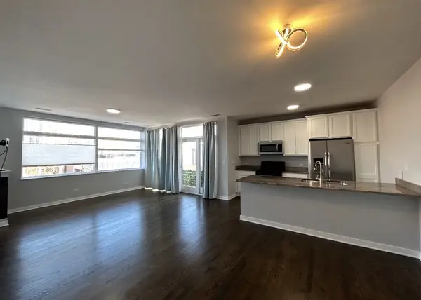834 W Montrose AVE #403, Chicago, IL 60613