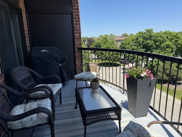 1405 E Central RD #411B, Arlington Heights, IL 60005