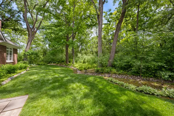 861 Gloucester XING, Lake Forest, IL 60045
