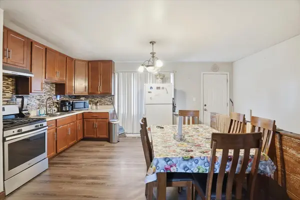 2042 GIDEON AVE, Zion, IL 60099
