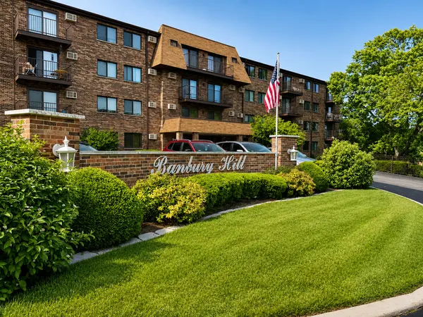 6800 W RAVEN ST #302, Chicago, IL 60631