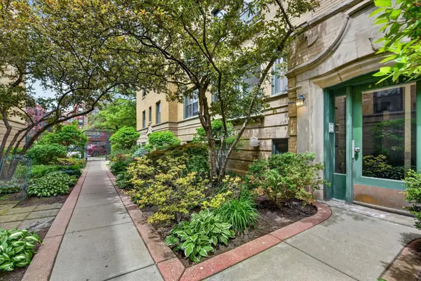 7033 N Sheridan RD #G, Chicago, IL 60626