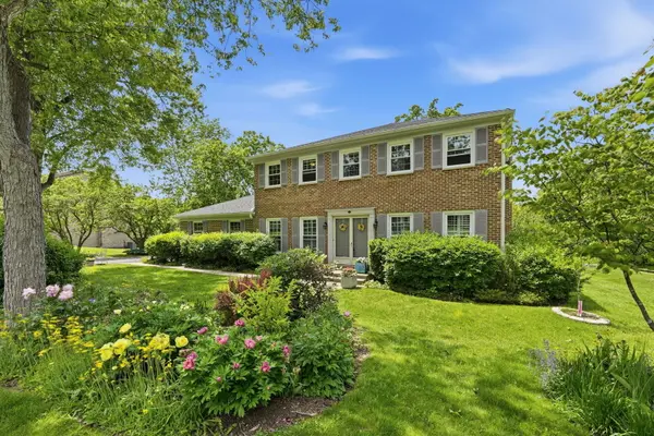 5 Middlebury LN,  Lincolnshire,  IL 60069