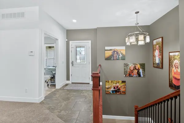 5612 Judge RD, Bettendorf, IA 52722