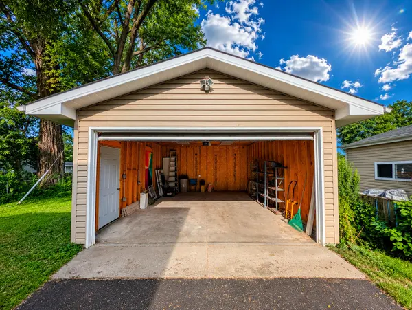 87 Lake LN, Fox Lake, IL 60020