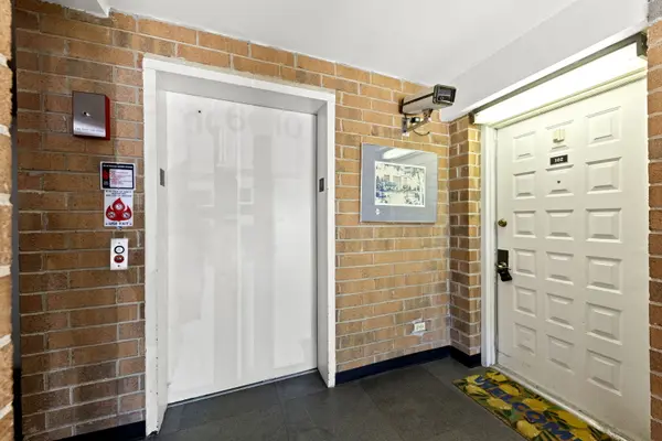 6010 Lake Bluff DR #301, Tinley Park, IL 60477