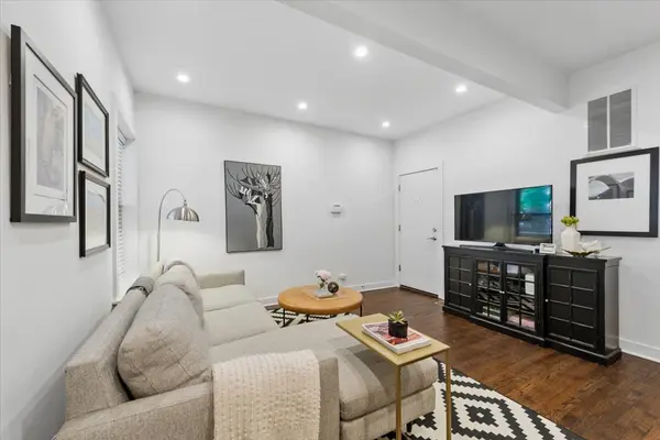 1454 W Roscoe ST #1W, Chicago, IL 60657