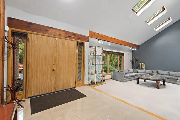 1935 Green Trails DR, Lisle, IL 60532