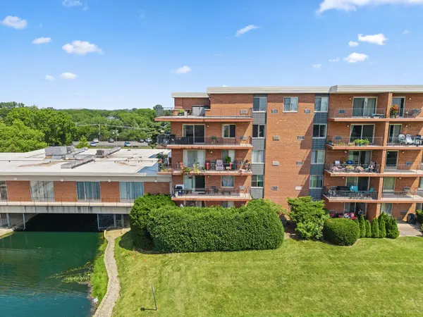 16 E Old Willow RD #424S, Prospect Heights, IL 60070