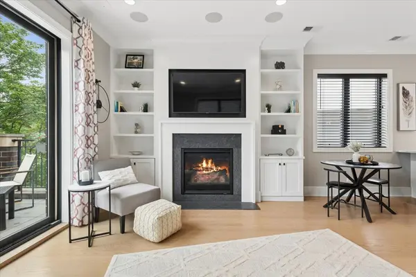 1731 W Roscoe ST #3, Chicago, IL 60657