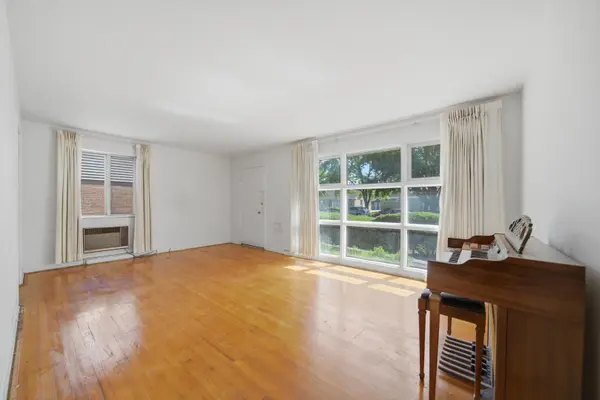 415 N Highland AVE, Elmhurst, IL 60126