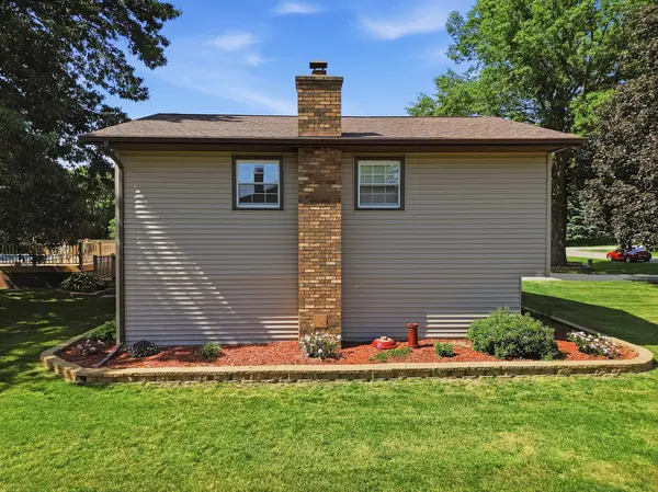 1665 Hill DR, Dixon, IL 61021