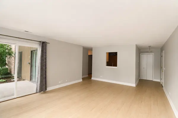 1365 N Sterling AVE #105B, Palatine, IL 60067