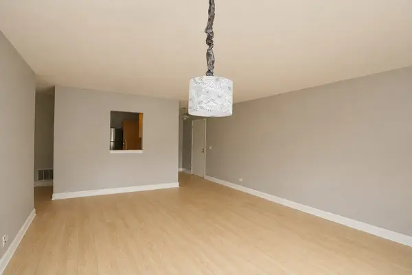 1365 N Sterling AVE #105B, Palatine, IL 60067